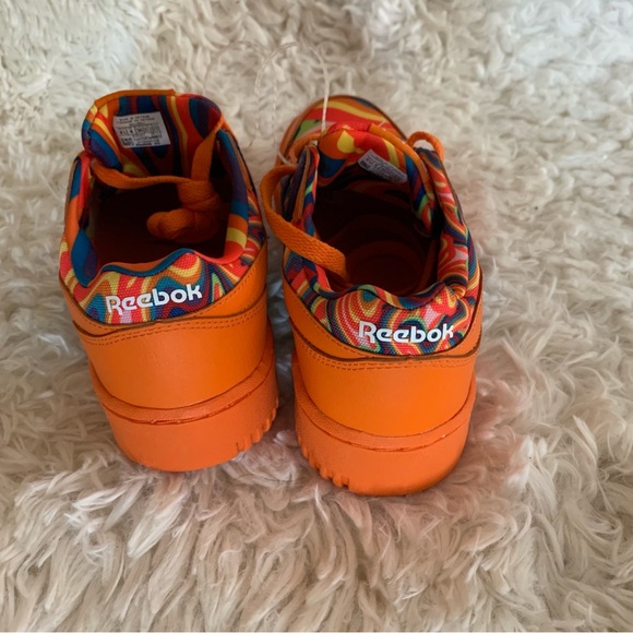 Reebok Work Plus "Mandarin Orange" Youth/Men Size 4 1/2 - Picture 3 of 4